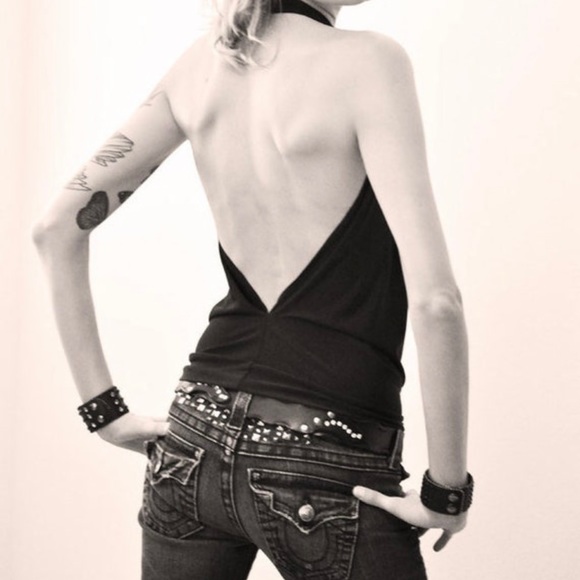 Black Backless Drape Halter Top - Picture 4 of 16